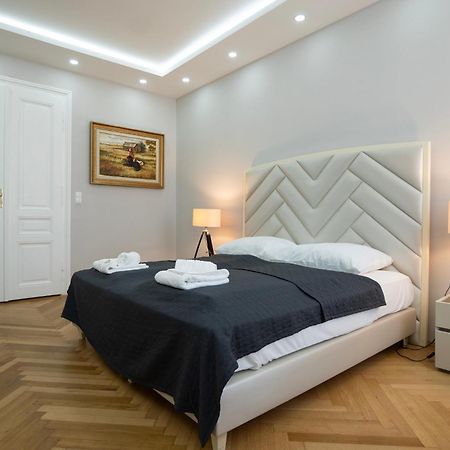 Charming 2-Room Apartment With Balcony, 15 Min To Center Wina Bagian luar foto